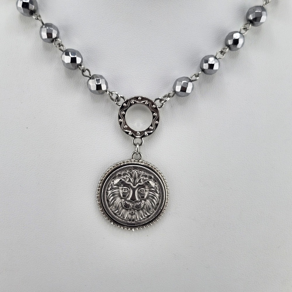 Nwt Metallic Silver Tone‎ Lions Head Necklace